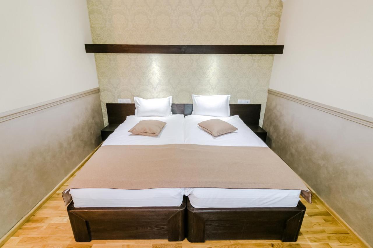 Hotel Marina Pucioasa Extérieur photo