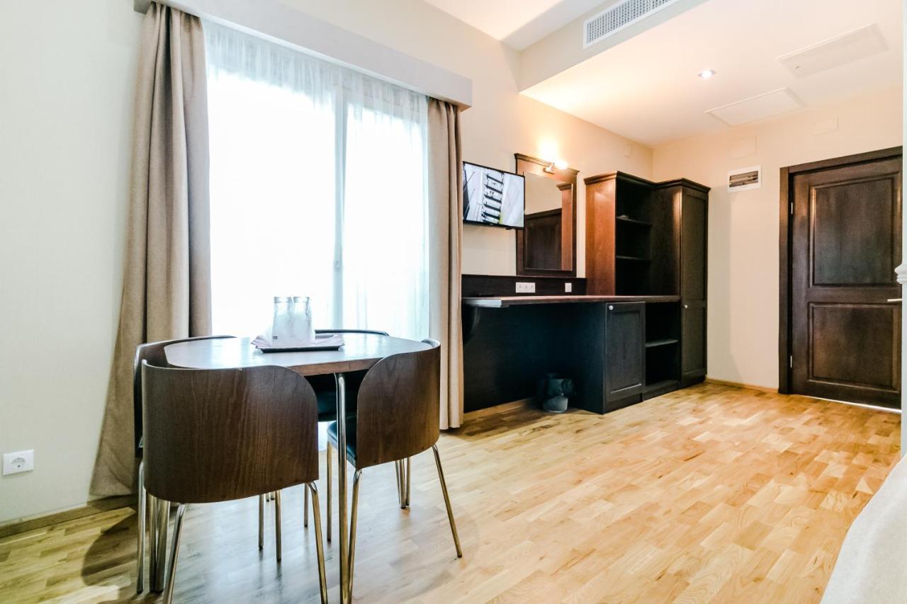Hotel Marina Pucioasa Extérieur photo